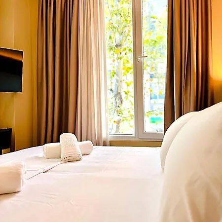4r Hotel 3*